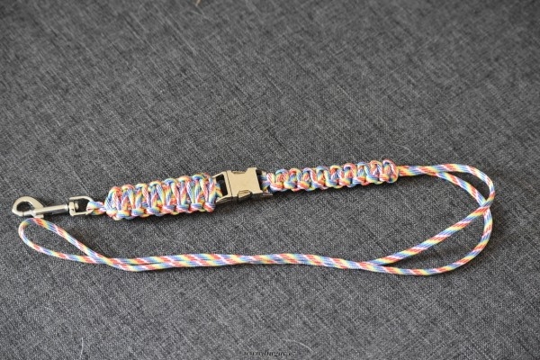 Obrázek pro Paracord klíčenka s trojzubcem